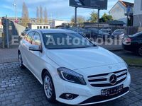 Gebraucht Mercedes A180 122 PS (89 kW) 2012 Weiß Limousine