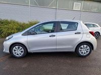 Gebraucht Toyota Yaris Basis 69 PS (50 kW) 2014 Silber Kleinwagen