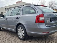 Gebraucht Skoda Octavia Fun 105 PS (77 kW) 2013 Grau Kombi