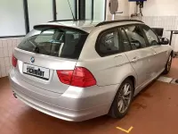 Gebraucht BMW 320 184 PS (135 kW) 2010 Titansilber metallic Kombi