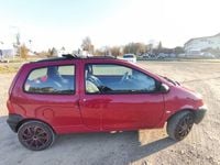 Second-hand Renault Twingo 58 CP (42 kW) 2004 Roșu Hatchback