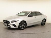 Gebraucht Mercedes A180 Progressive 136 PS (100 kW) 2023 Iridiumsilber metallic Limousine