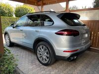 Second-hand Porsche Cayenne 262 CP (192 kW) 2015 Argintiu SUV