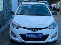 Gebraucht Hyundai i20 Edition 101 PS (74 kW) 2014 Weiß Limousine