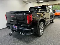 Neu GMC Sierra 309 PS (227 kW) 2026 Schwarz Pickup
