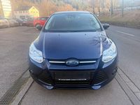 Gebraucht Ford Focus Trend 125 PS (91 kW) 2013 Blau Limousine