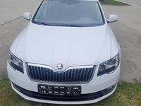 Gebraucht Skoda Superb 160 PS (117 kW) 2014 Weiß Kombi