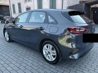 Używany Kia Ceed Vision 99 KM (72 kW) 2019 Szary Hatchback
