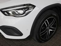Gebraucht Mercedes GLA180 Progressive 136 PS (100 kW) 2021 Unilack polarweiß SUV