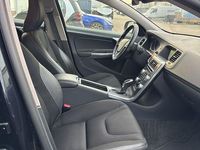 Gebraucht Volvo V60 Momentum 152 PS (111 kW) 2016 Blau Kombi