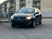 Gebraucht Hyundai i20 85 PS (62 kW) 2014 Schwarz Kleinwagen