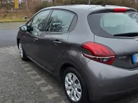 Gebraucht Peugeot 208 Signature Sky 83 PS (61 kW) 2019 Grau Kleinwagen