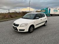 Gebraucht Skoda Fabia Style 60 PS (44 kW) 2010 Weiß Limousine