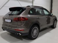 Gebraucht Porsche Cayenne S E-Hybrid 333 PS (244 kW) 2015 Braun SUV