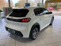 Gebraucht Peugeot e-208 Allure 100 kW (136 PS) 2023 Weiss Kleinwagen