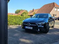 Gebraucht Mercedes A180 136 PS (100 kW) 2023 Schwarz Limousine