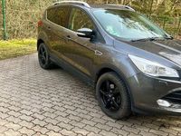 Gebraucht Ford Kuga Individual 150 PS (110 kW) 2016 Grau SUV