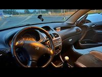 Gebraucht Peugeot 206 CC 109 PS (80 kW) 2004 Schwarz Cabrio