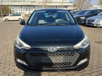 Gebraucht Hyundai i20 84 PS (61 kW) 2016 Schwarz Limousine