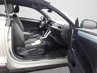 Gebraucht VW T-Roc 150 PS (110 kW) 2025 Ivory silver metallic schwarz (metallic) SUV
