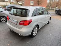 Gebraucht Mercedes B220 177 PS (130 kW) 2015 Silber Van / Kleinbus