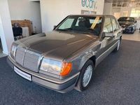 Gebraucht Mercedes E300 179 PS (131 kW) 1991 Braun Limousine