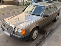 Gebraucht Mercedes E230 132 PS (97 kW) 1987 Braun Limousine