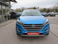 gebraucht Hyundai Tucson blue 1.7 CRDi Advantage 2WD Navi