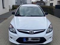 gebraucht Hyundai i30 Kombi 1.6 CRDi Diesel Wlan Navigatio