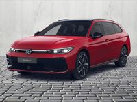 Gebraucht VW Passat R-line 150 PS (110 kW) 2025 Chilirot metallic Kombi