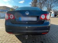 Gebraucht VW Jetta 150 PS (110 kW) 2006 Blau Limousine