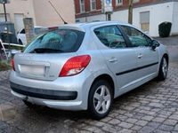 Gebraucht Peugeot 207 95 PS (69 kW) 2011 Grau Kleinwagen