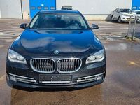 Gebraucht BMW 730 Sport Line 258 PS (189 kW) 2015 Schwarz Limousine
