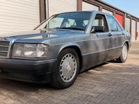Gebraucht Mercedes 190 132 PS (97 kW) 1990 Grau Limousine