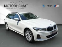 Gebraucht BMW 320 Sport Line 190 PS (139 kW) 2023 Alpinweiss iii Kombi