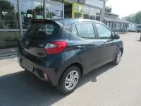 Neu Hyundai i10 Pure 63 PS (46 kW) 2025 Grau Kleinwagen