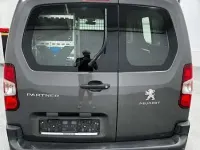 Gebraucht Peugeot Partner Premium 102 PS (75 kW) 2020 Platiniumgrau (metallic) Van / Kleinbus