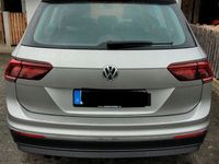 gebraucht VW Tiguan Highline 4MOTION Blue Motion 2.0 l TSI Silver Metallic