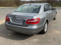 Gebraucht Mercedes E200 136 PS (100 kW) 2011 Grau Limousine