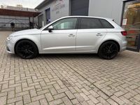 Gebraucht Audi A3 Sportback Sport 122 PS (89 kW) 2013 Silber Kleinwagen