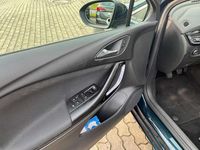 Gebraucht Opel Astra Dynamic 125 PS (91 kW) 2018 Smaragd gruen (mi) Kleinwagen