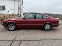 Gebraucht BMW 525 143 PS (105 kW) 1993 Rot Limousine