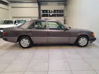Brugt Mercedes E250 94 HK (69 kW) 1993 Brun Sedan