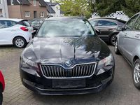 Gebraucht Skoda Superb Ambition 120 PS (88 kW) 2016 Schwarz Kombi