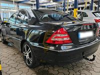 Gebraucht Mercedes C200 122 PS (89 kW) 2004 Schwarz Limousine