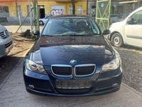 Gebraucht BMW 318 143 PS (105 kW) 2007 Monacoblau metallic Limousine