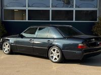 Gebraucht Mercedes E500 320 PS (235 kW) 1994 Schwarz Limousine