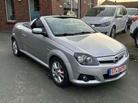 Gebraucht Opel Tigra 90 PS (66 kW) 2005 Starsilber iii metallic Cabrio