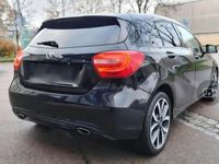 Gebraucht Mercedes 220 170 PS (125 kW) 2013 Schwarz Kleinwagen