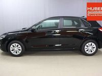 gebraucht Hyundai i30 Pure 1,5 Ltr. - 81 kW KAT, LED-Tagfahrlicht, DAA Müdigkeitserkennung, Berganfahrhilfe (HAC), Bluetooth-Einheit, Zentralverriegelung mit Fernbedienung, Klimaanlage, Fensterheber elektrisch, ISG Start/Stopp Automatik, Projektionsscheinwerfer und